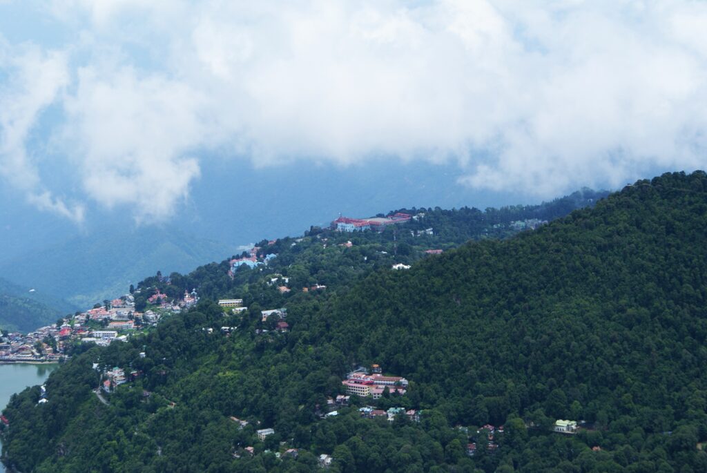 Best budget hotels in Nainital near Naini Lake with beautiful mountain views